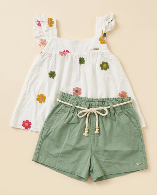 Conjunto flores e short verde
