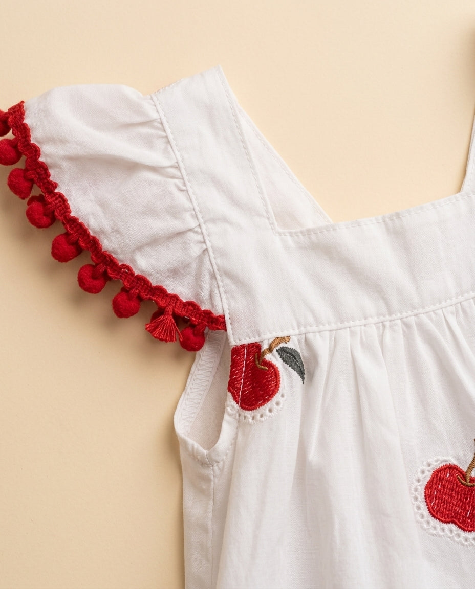 Vestido maçã bordada